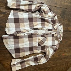 A beautiful fall flannel for women. Size medium. Barely worn.